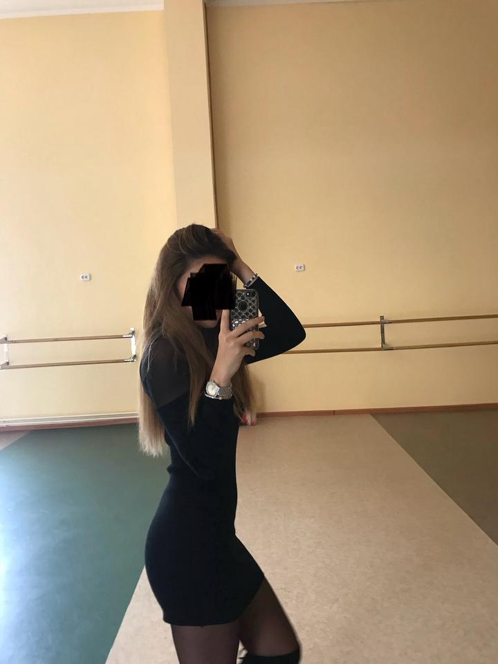 облегчающее мини-платье трикотажное