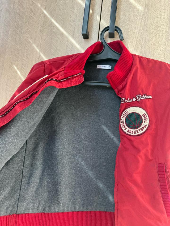 Продам бомбер Дольче габбана