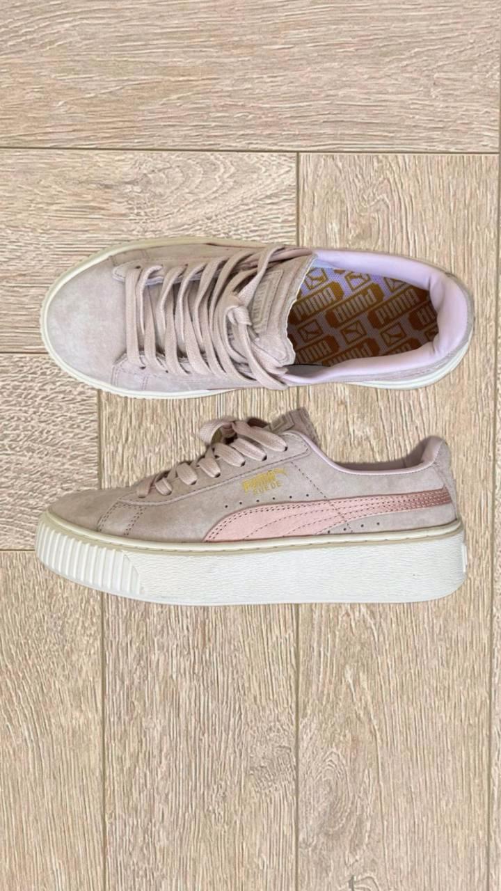 PUMA Suede Platform Satin в розовом цвете.