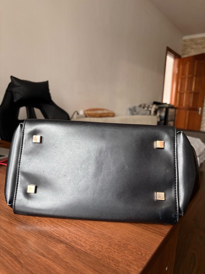 Сумка CHARLES & KEITH