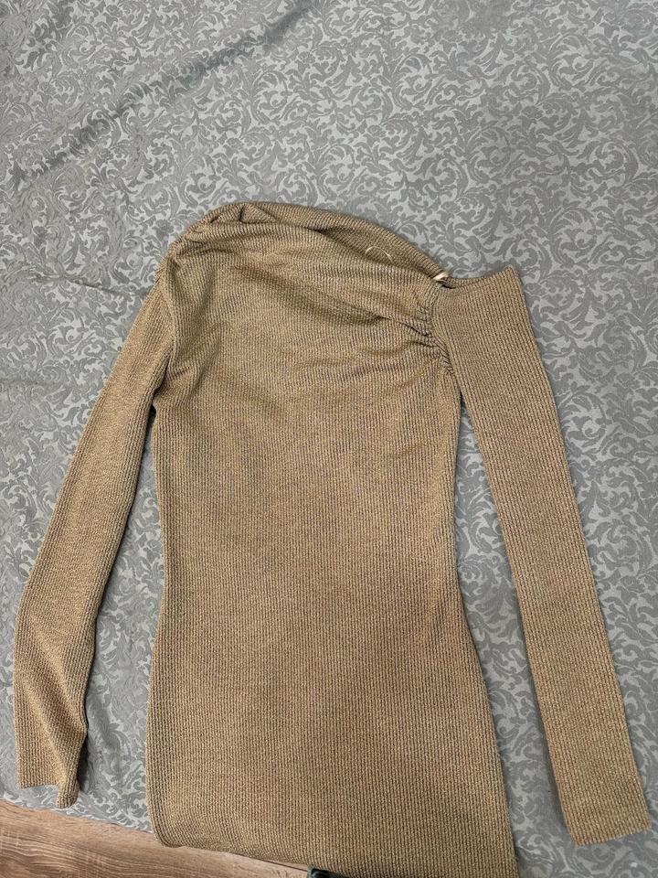 Золотистое платье Zara