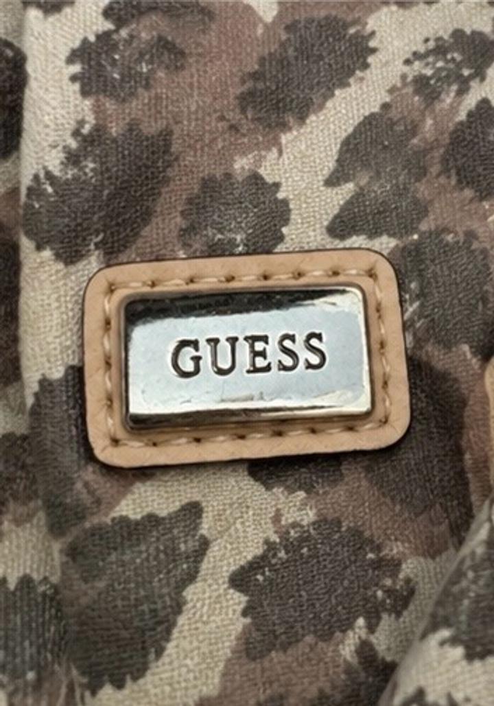 Оригинальная сумка GuessПокупалась в официальном магазине Guess в Мадриде