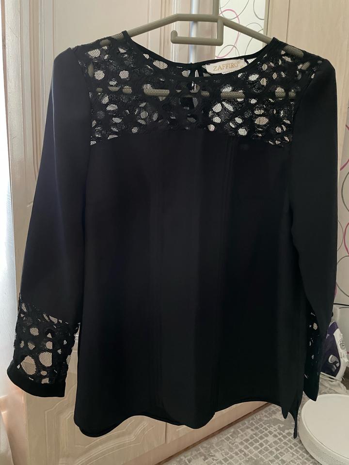 Блузка черная