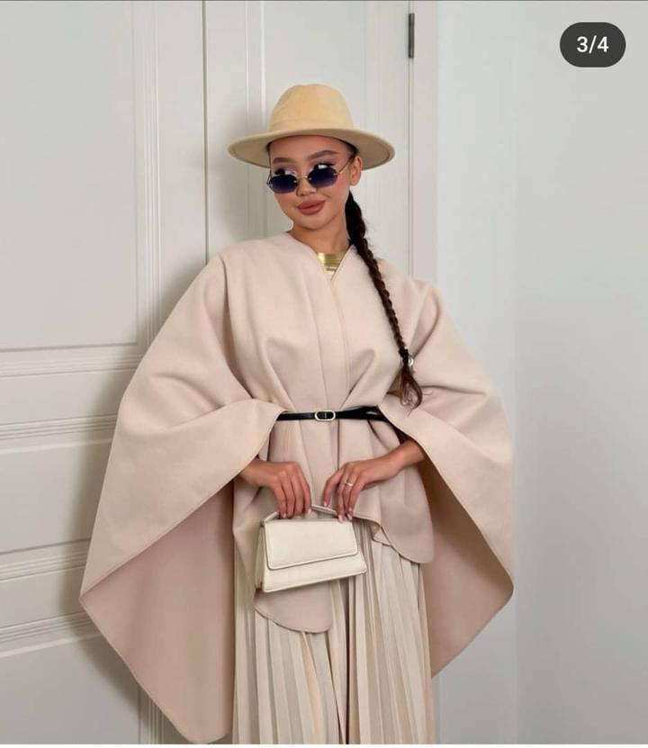 Бежевый пончо-кейп