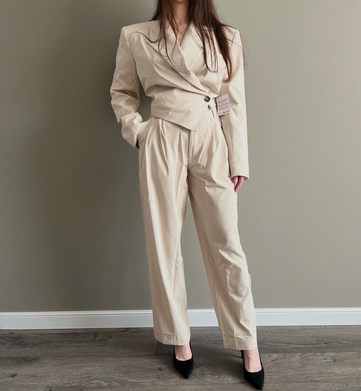 Костюм женский новый