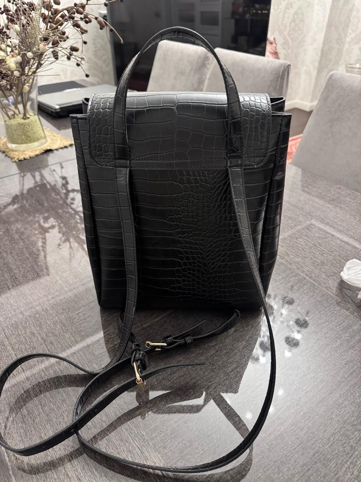 Сумка-рюкзак Carvela