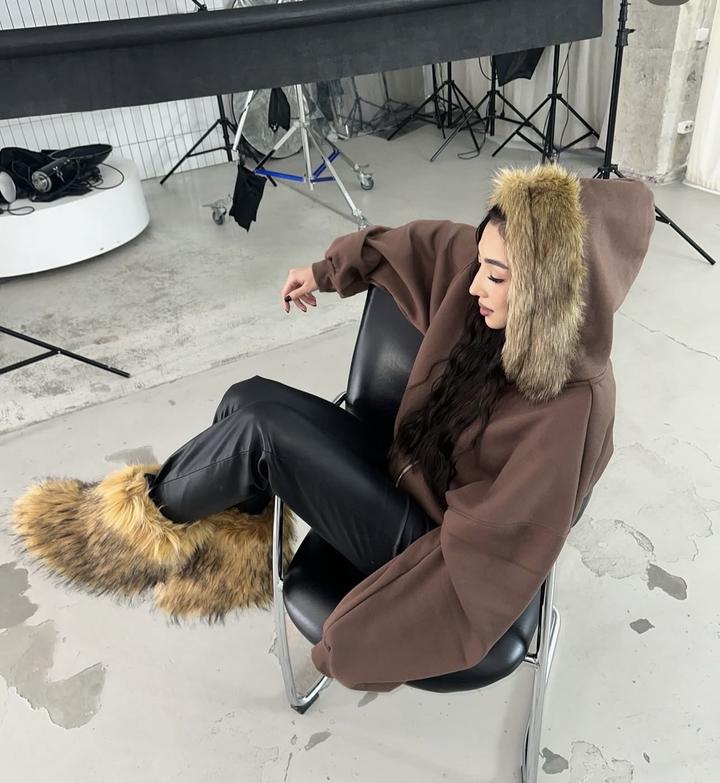 Эксклюзивная кофта с пушистым мехом