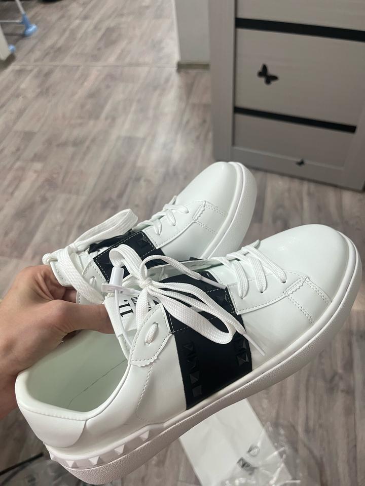 Кроссовки Valentino