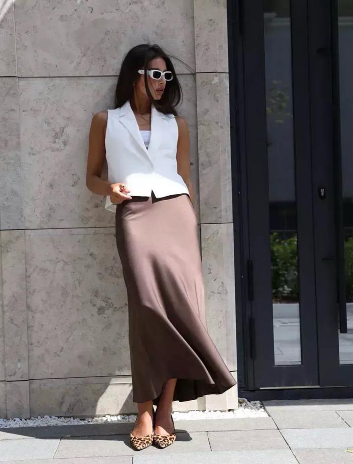 Атласная юбка коричневая