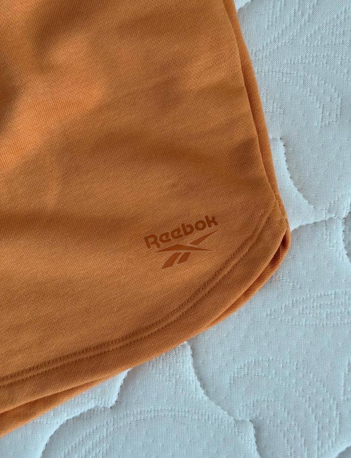 Женские шорты Reebok