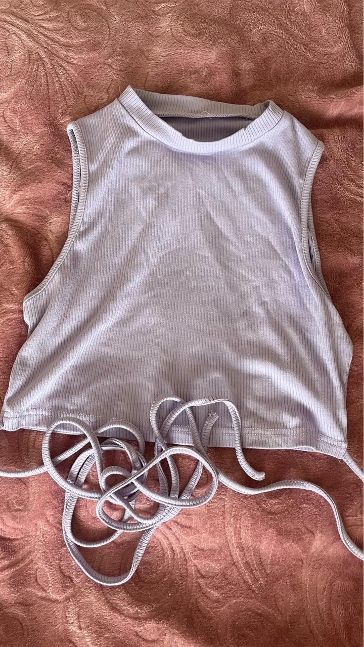 лиловый топ на завязках