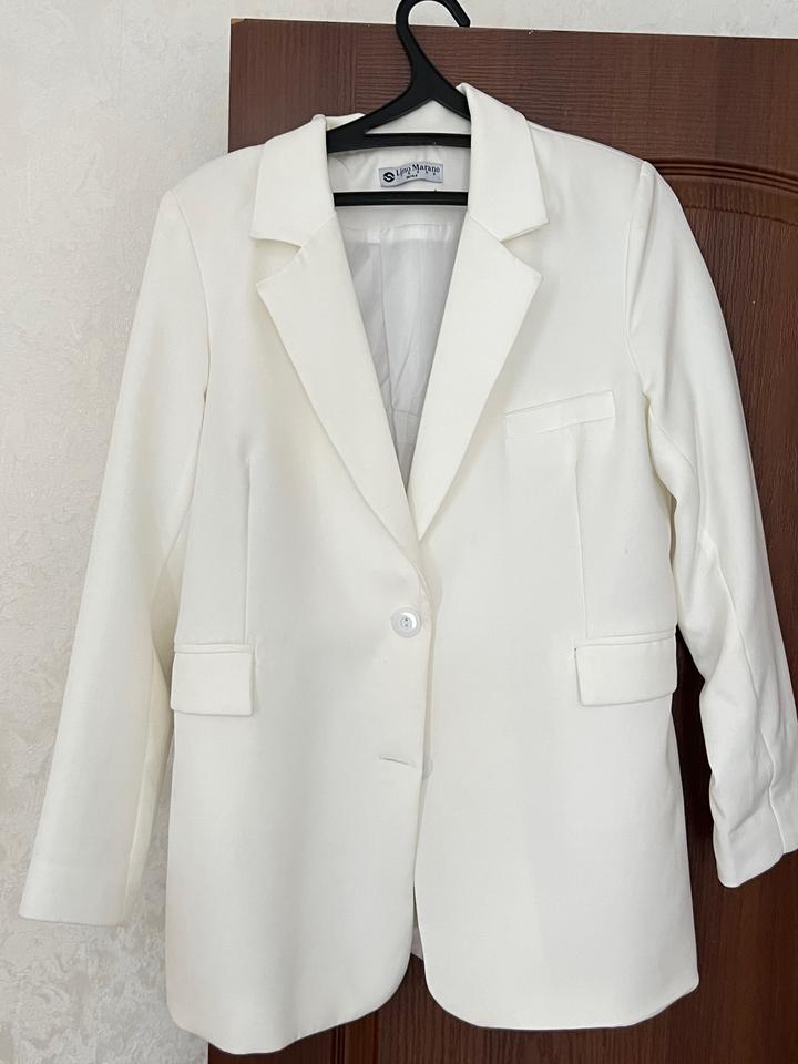 Белый пиджак