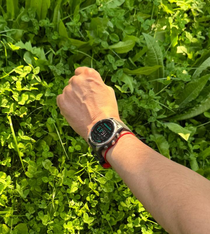 Смарт-часы Garmin Fenix 8 Pro 47 мм серебристый-серый