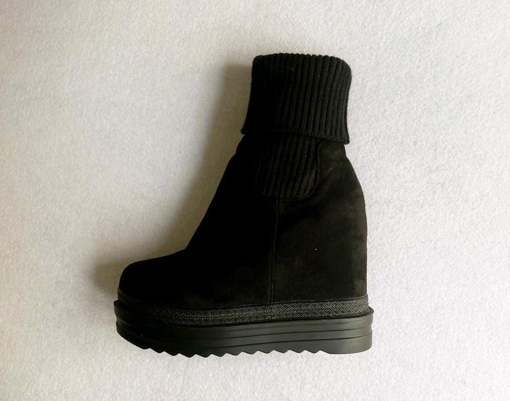 Ботинки на скрытой платформе 38 размер из искусственной замши с отворотом манжет