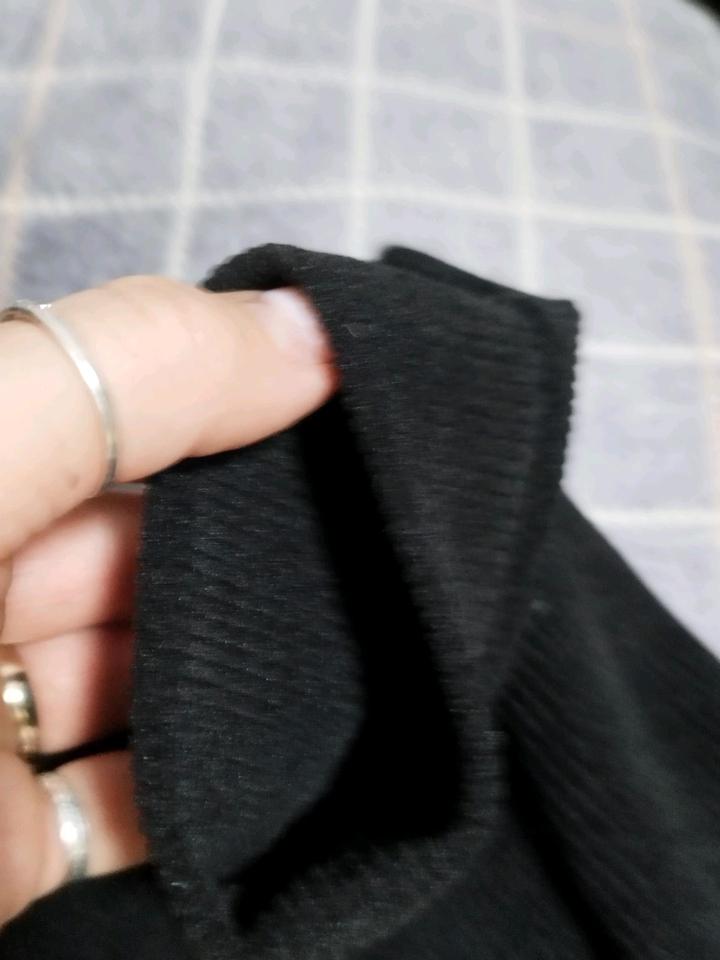 Укороченная кофточка на замке