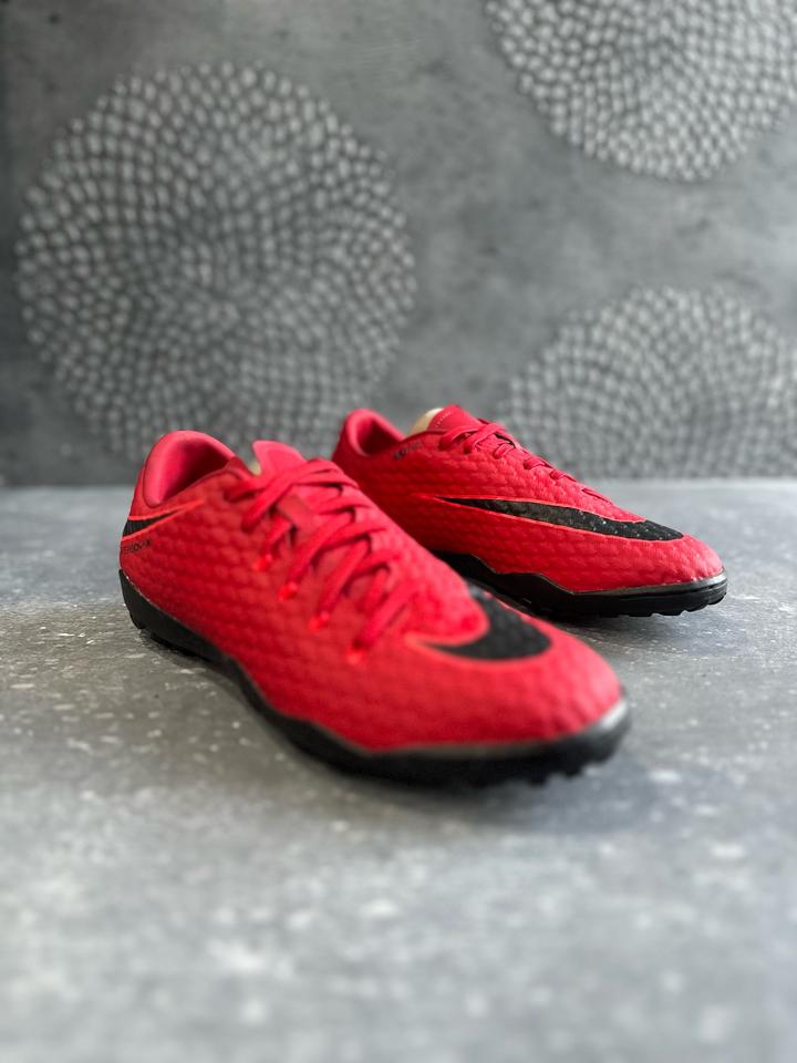Сороконожки Nike Hypervenom