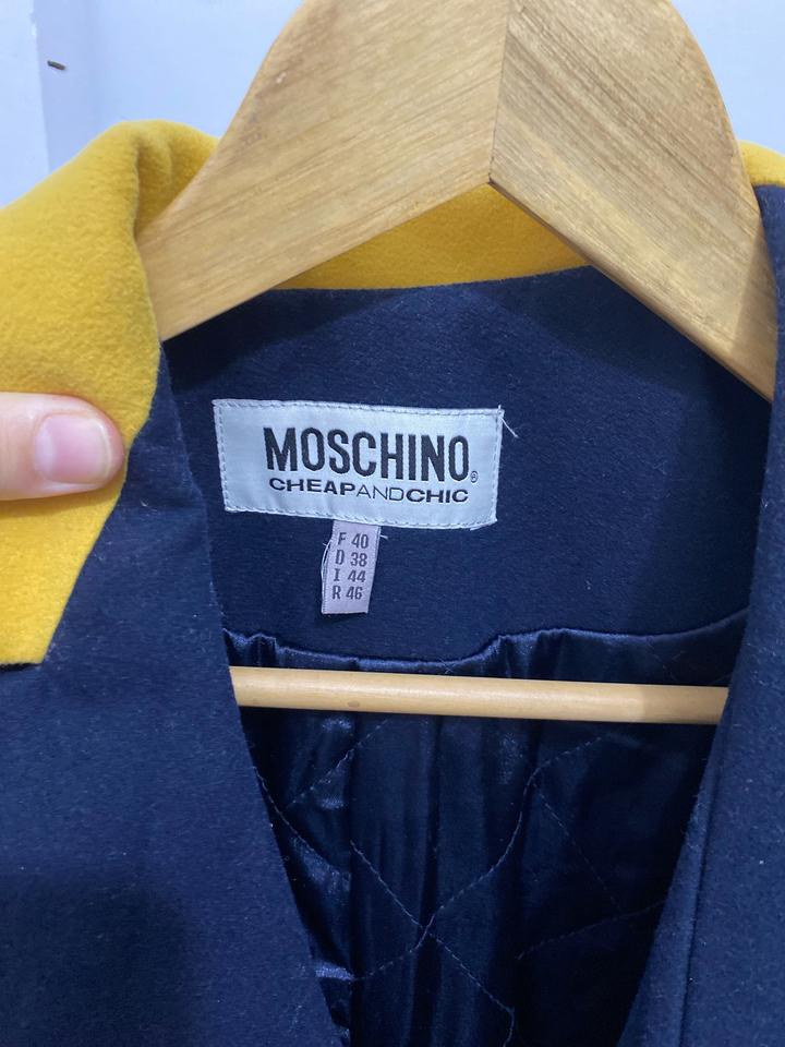 Пальто от Moschino