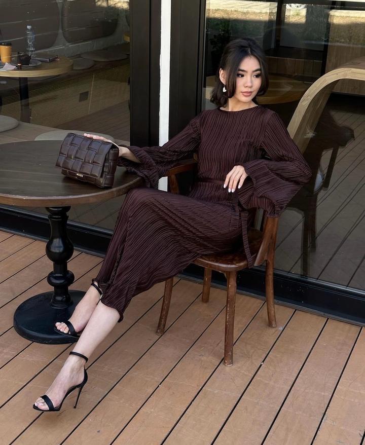 Платье плиссе в шоколадном оттенке 🤎