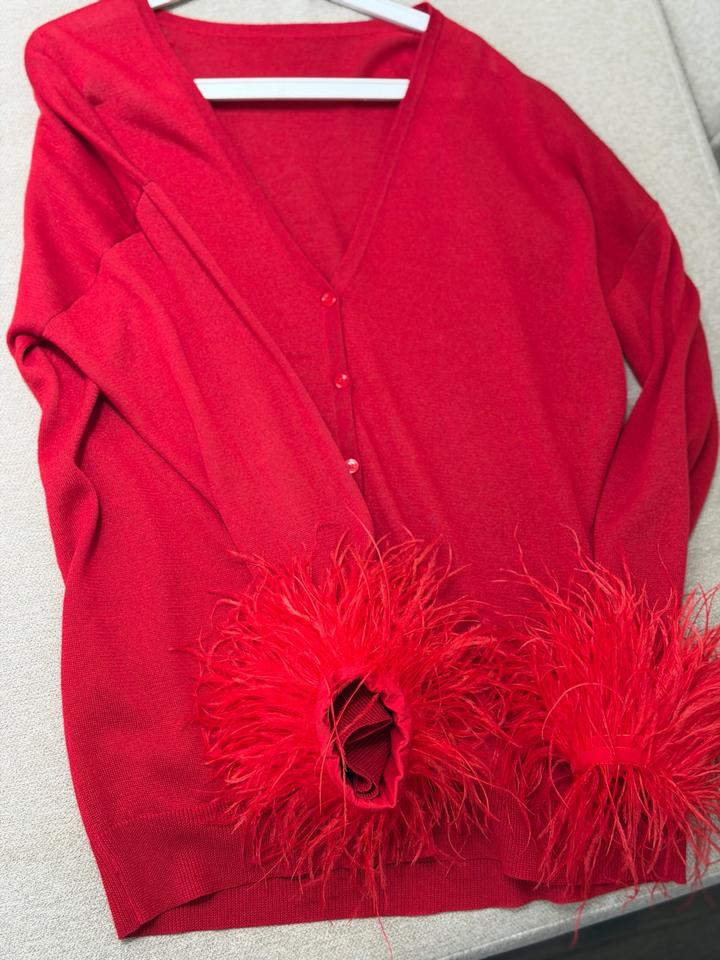 Кардиган с перьями