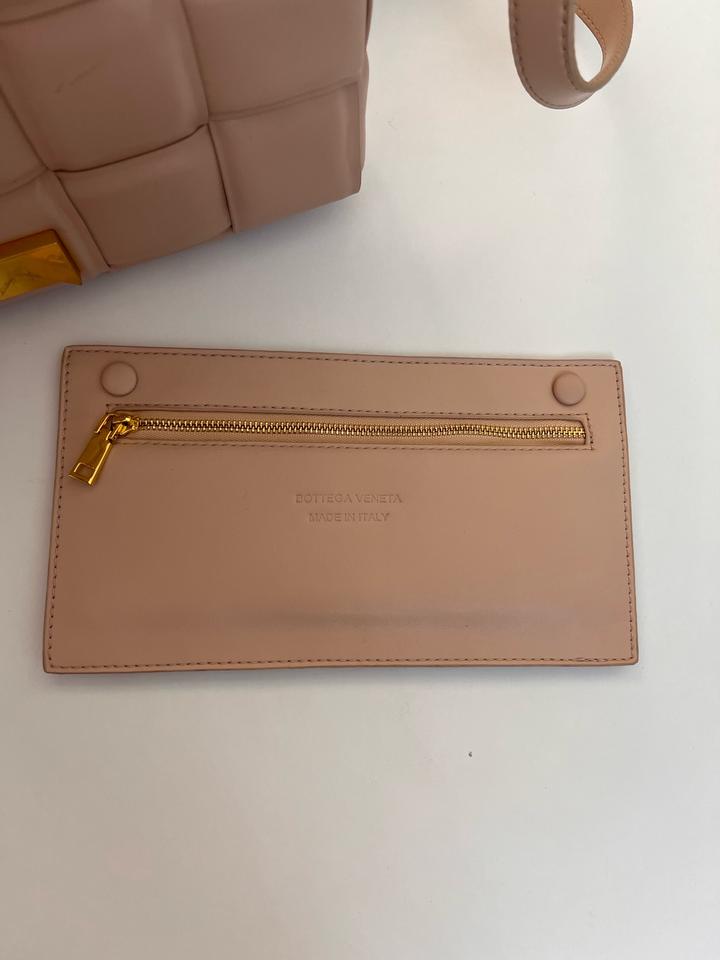 Стильная сумка из натуральной кожи в трендовом плетёном дизайне