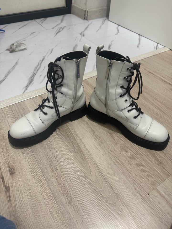 Кожаные ботинки Zara