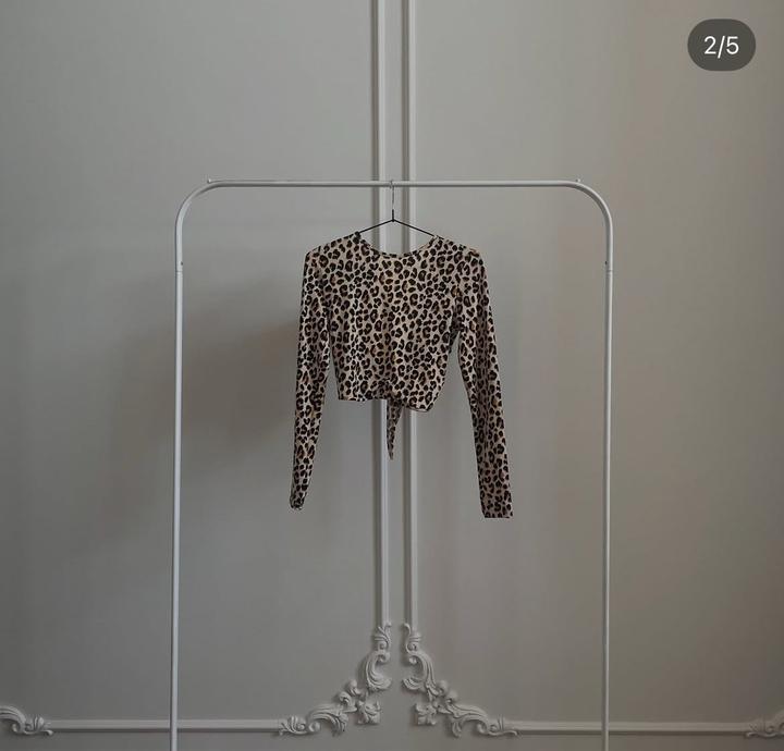 Топ от DIVIDED (H&M)