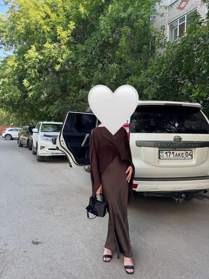 коричневое платье