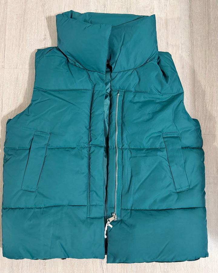 Абсолютно новая безрукавка на весну и осень!