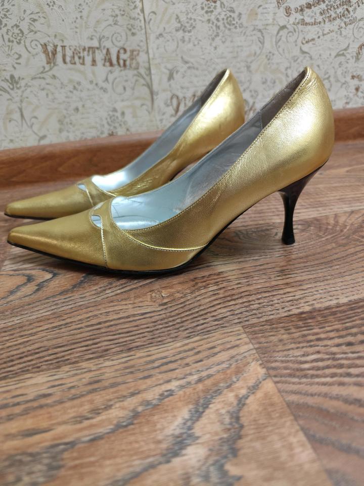 Итальянская обувь в золотистом цвете Оригинал.