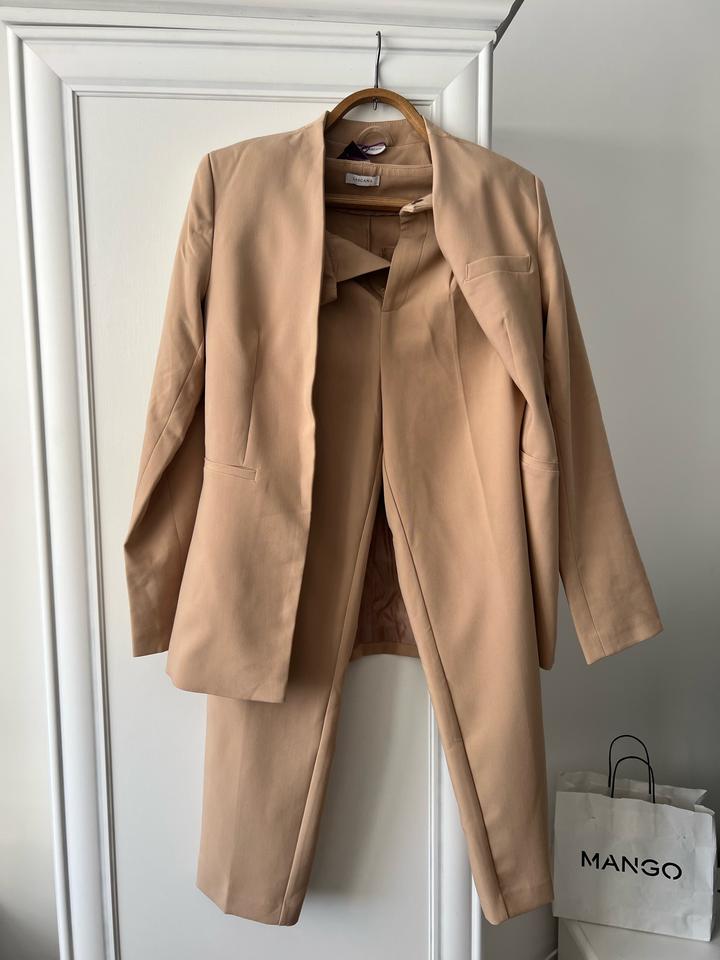 Брючный костюм