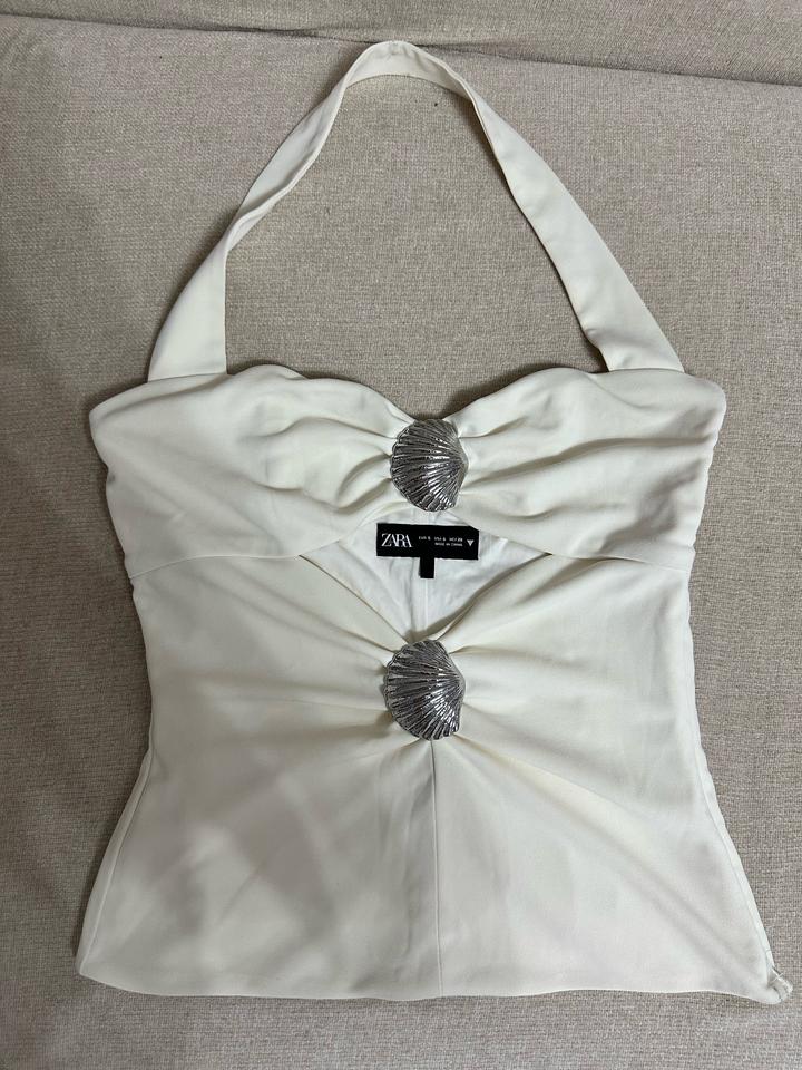 Молочный топ Zara с ракушками