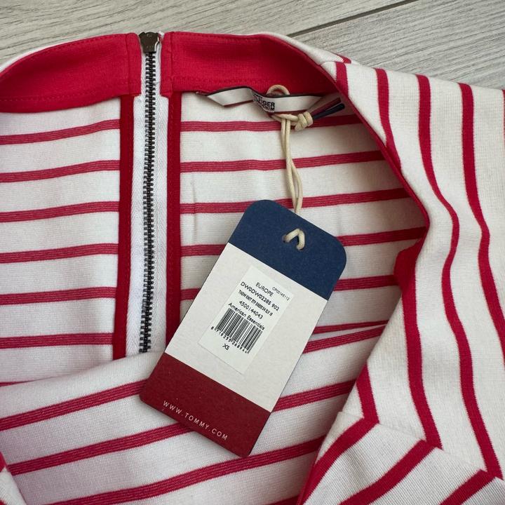 Платье Tommy Helfiger XS