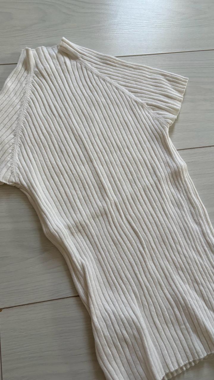 Stradivarius белый топ с средней горловиной