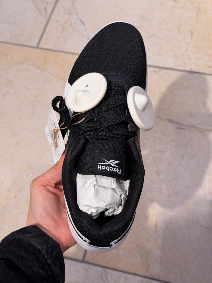 Женские кроссовки Reebok