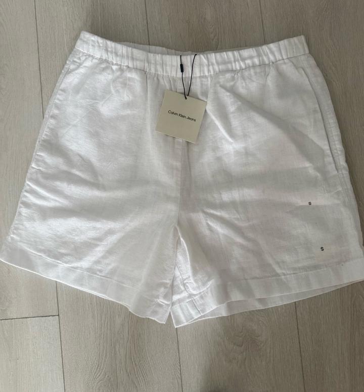 Женские шорты Calvin Klein