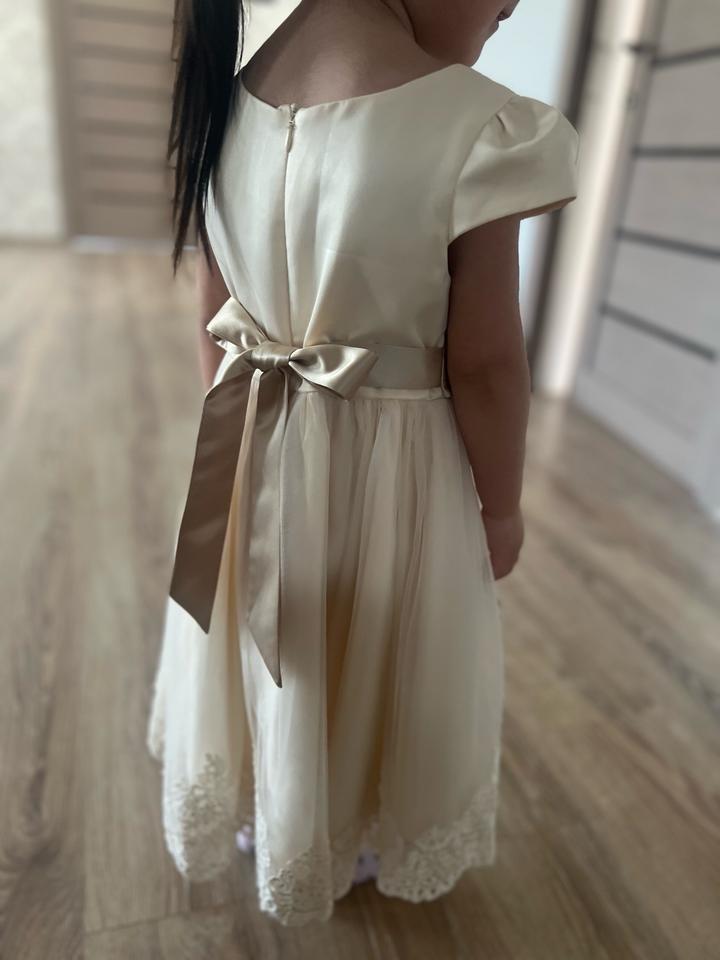 Красивое платье на девочку