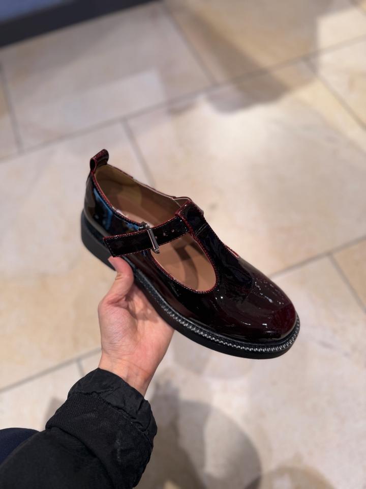 Женские лоферы