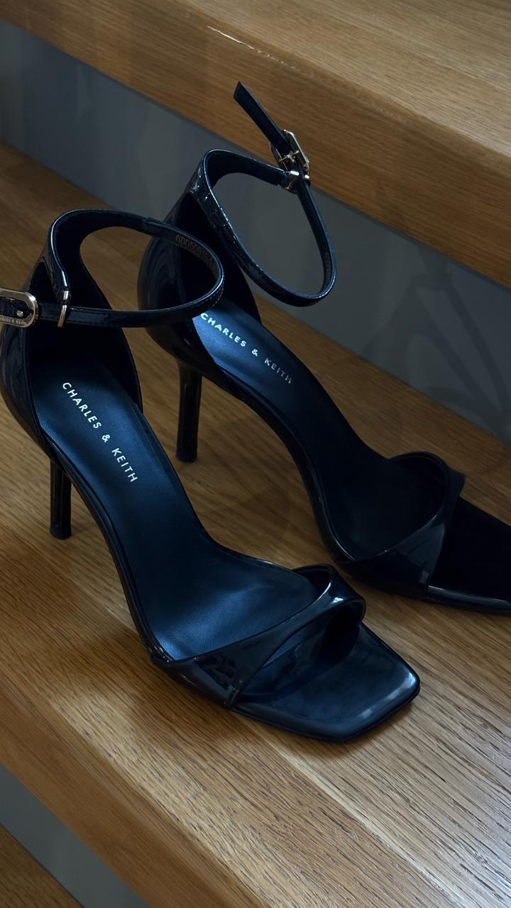 Босоножки от Charles & Keith