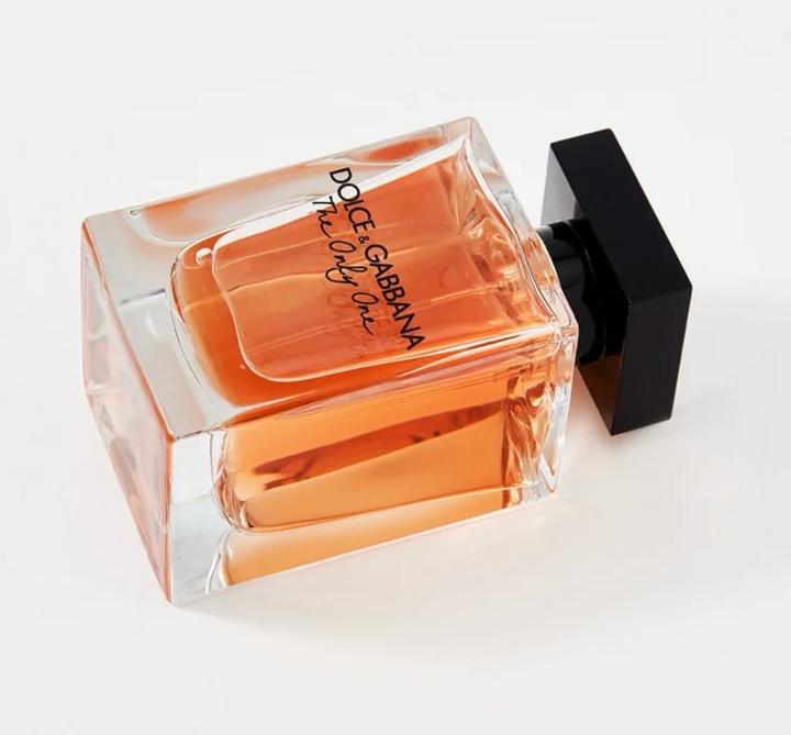 Dolce&Gabbana представляет невероятно женственный аромат The Only One.