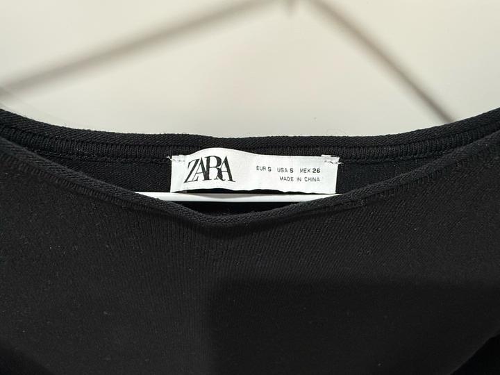 Черное трикотажное платье Zara