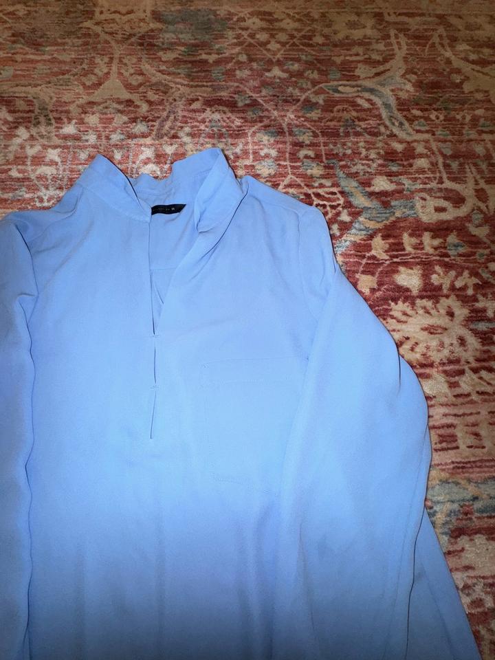 Рубашка голубая , блузка