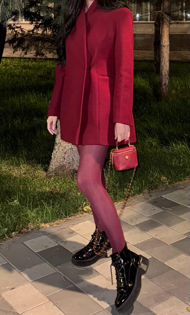 Пальто цвета «бургунди»