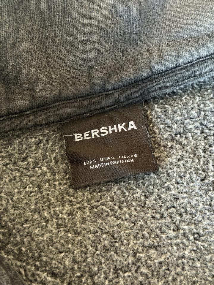 Толстовка Bershka
