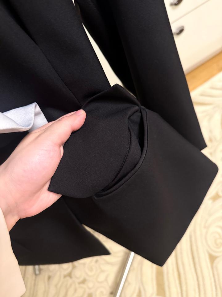 Черный пиджак