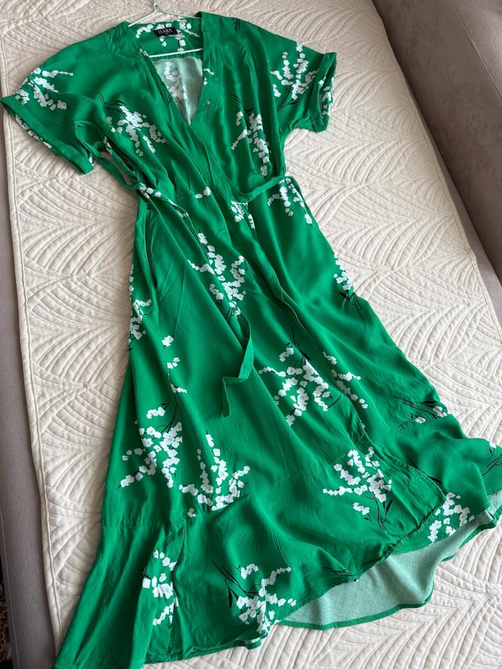 Зеленое платье Itara