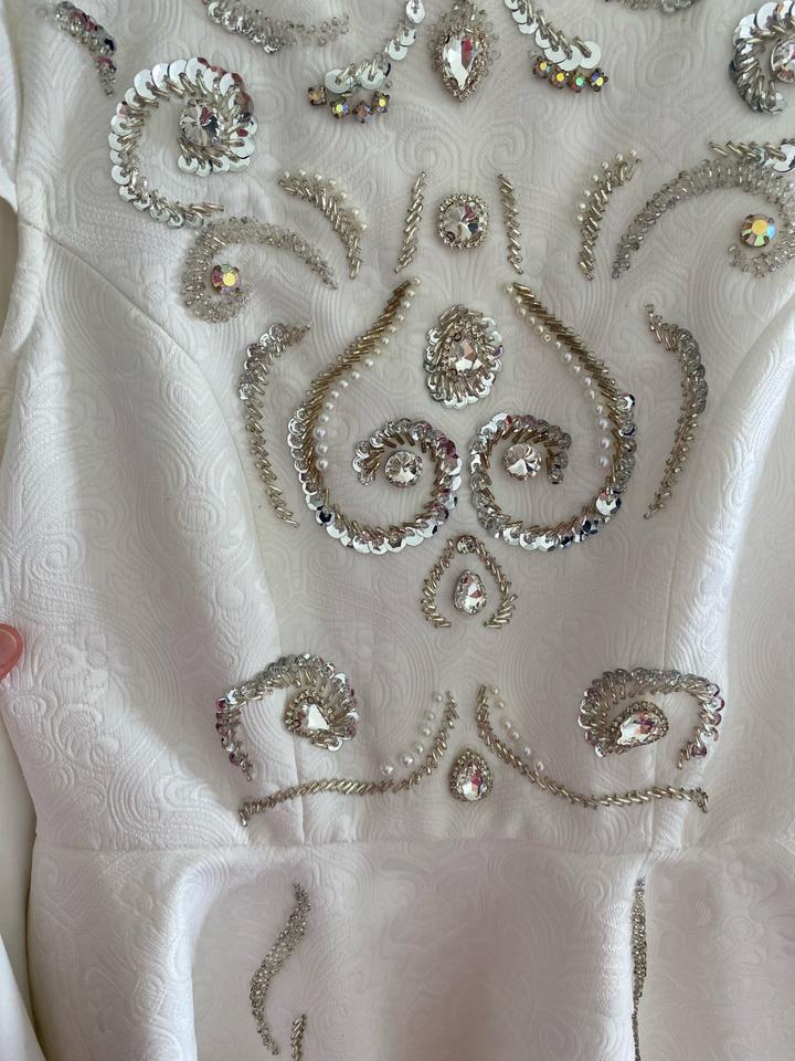 Нарядное белое платье на Ұзату и Сырға салу.