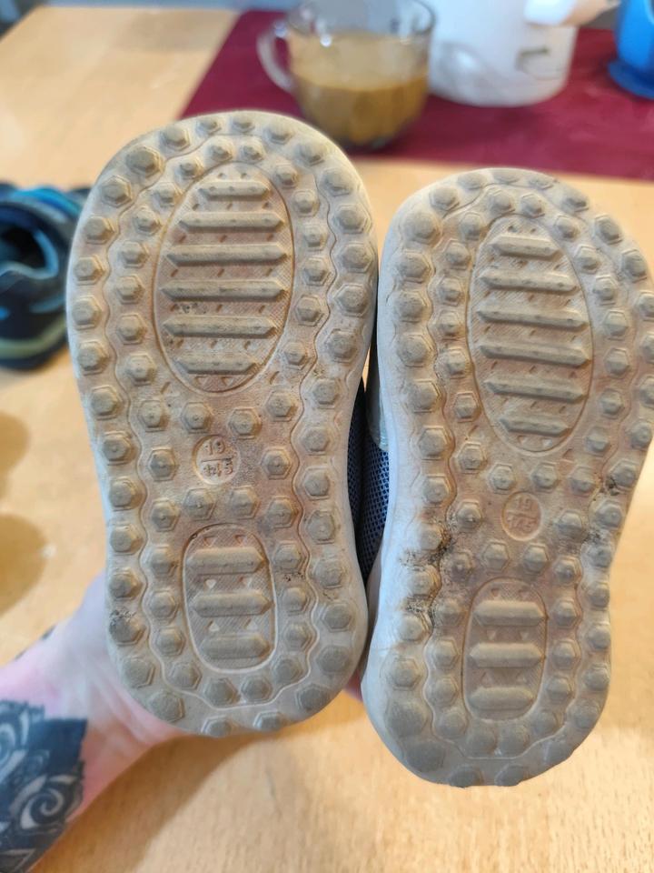 Кроссовки.Туфли.Тапочки.