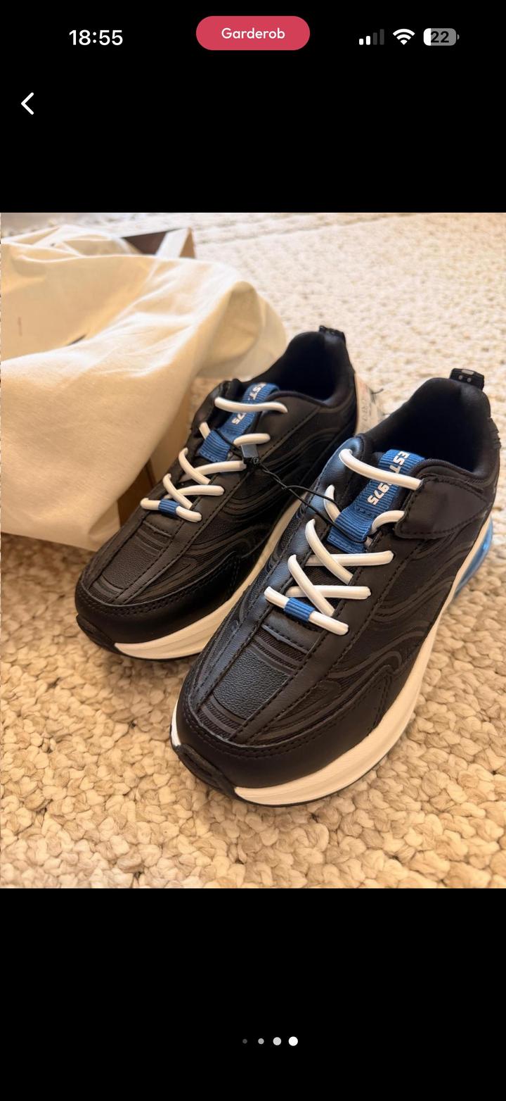 Продам кроссовки детские Zara