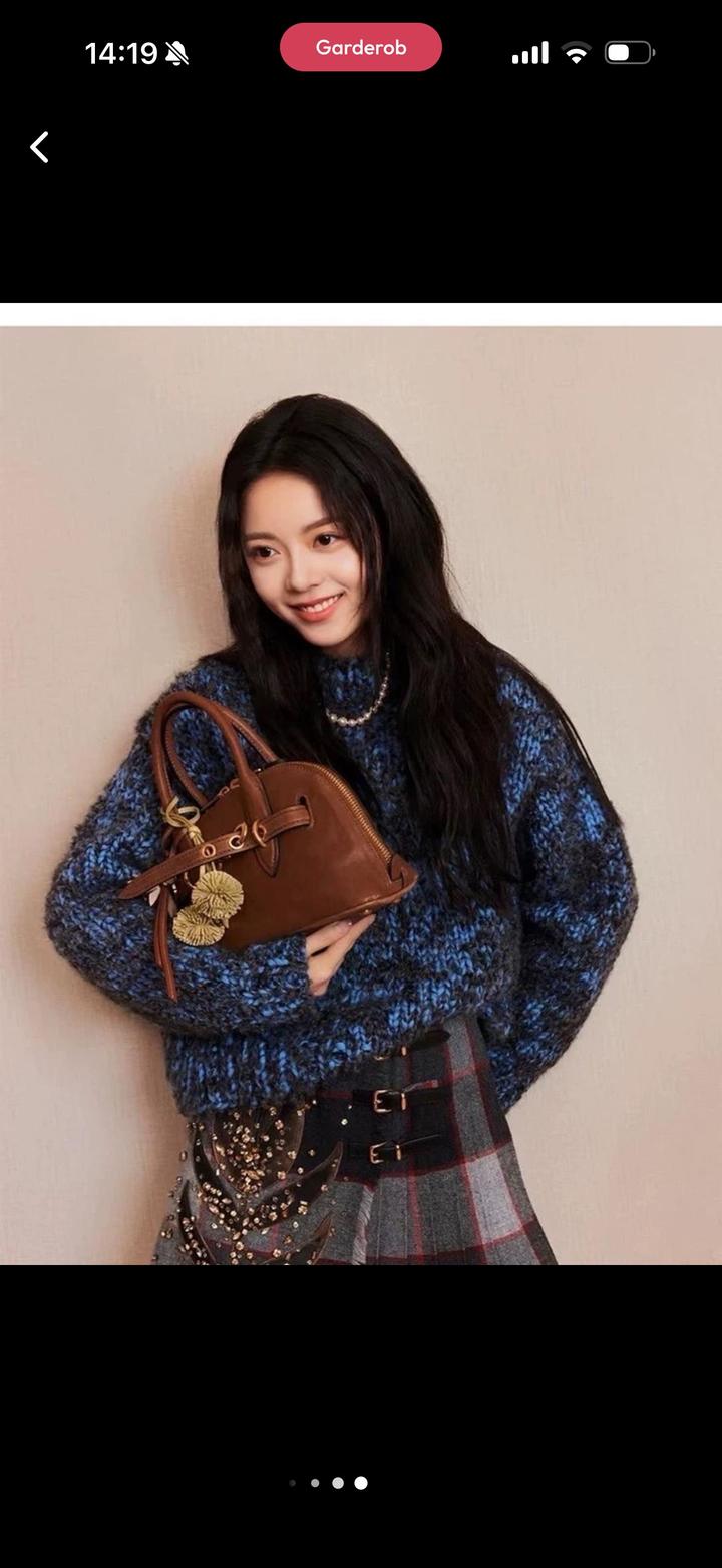 Кожаная сумка в стиле miu miu