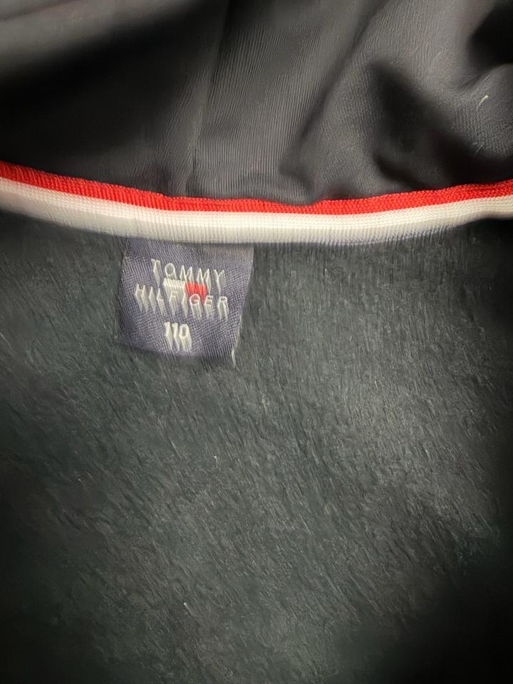 Толстовка от Tommy Hilfiger